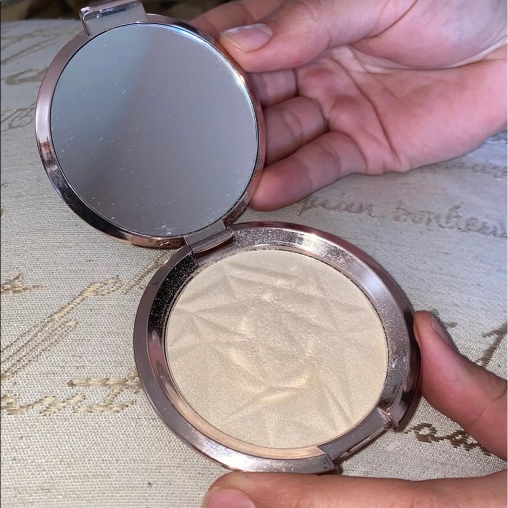 Becca highlighter